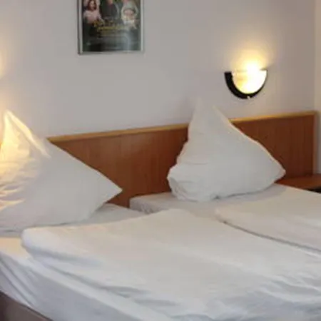 Filmhotel Lili Marleen 酒店 3*