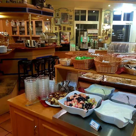 Filmhotel Lili Marleen 3*