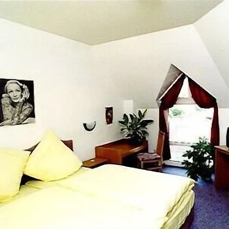 Filmhotel Lili Marleen 호텔