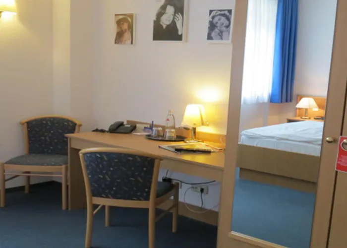 Filmhotel Lili Marleen 波茨坦