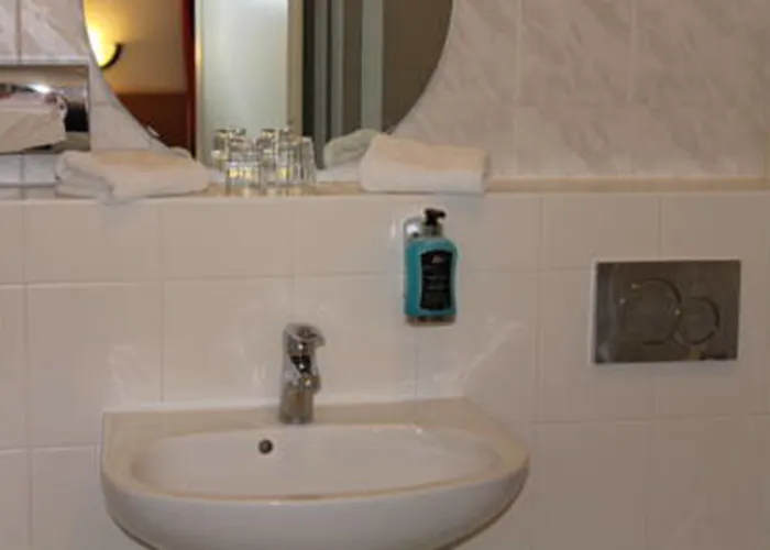 Filmhotel Lili Marleen ホテル 3*