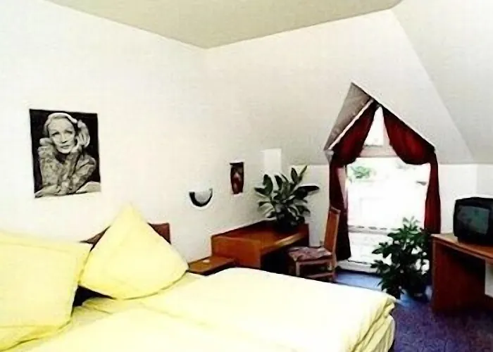 Filmhotel Lili Marleen ホテル